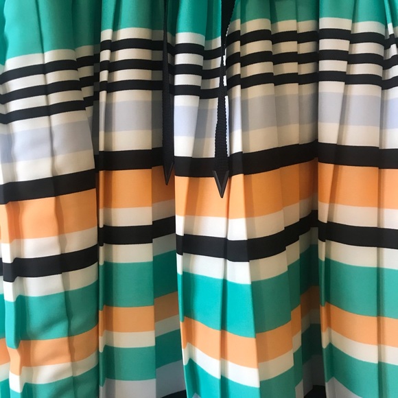 BCBG Caribbean multi striped mini - Picture 3 of 4